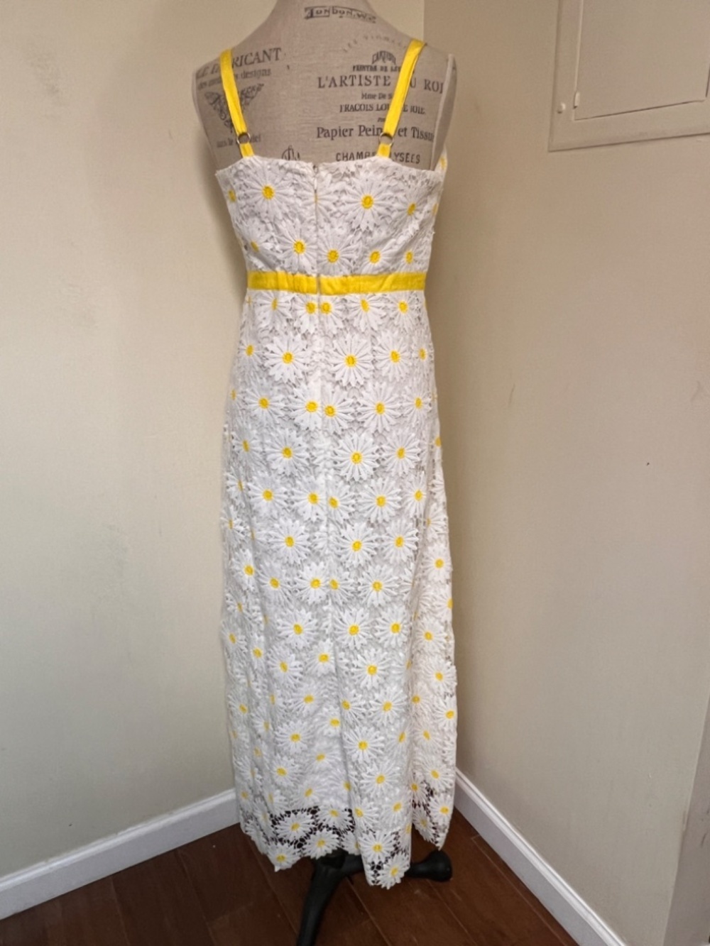 Boston Proper Daisy Lace Maxi Sleeveless Dress White/Yellow size S 12 - cute! - Picture 2 of 12